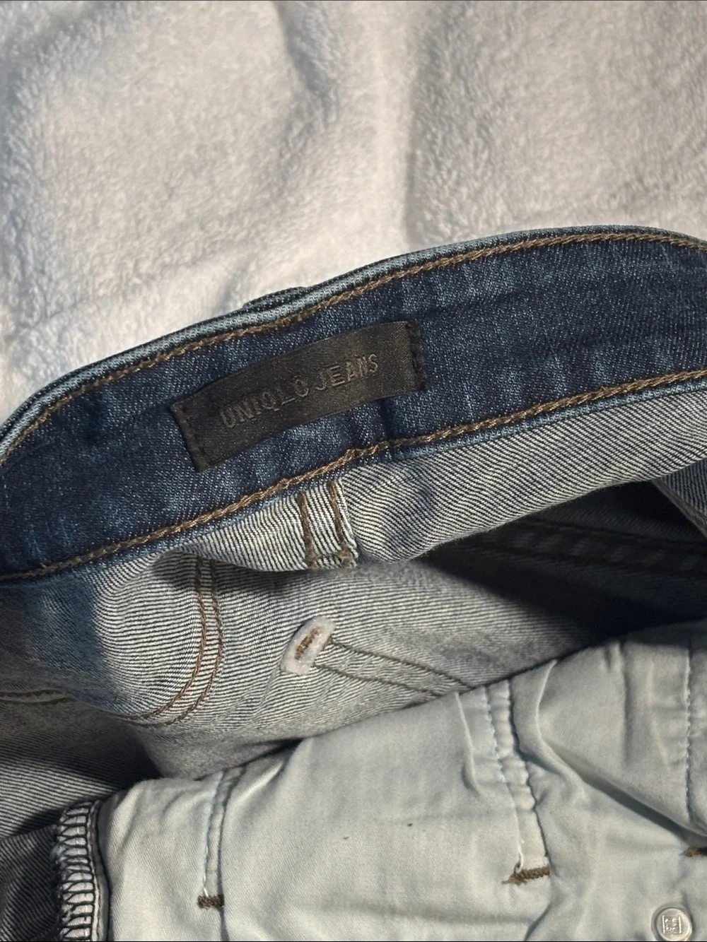 Uniqlo Men's Skinny Ripped Dark Blue Jeans - tapered style